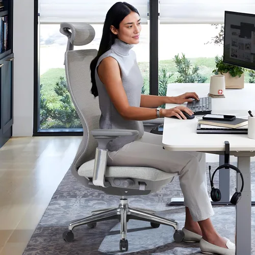 Vista 2 de COLAMY Silla de oficina ergonómica de malla, silla de escritorio ejecutiva de computadora con respaldo alto y reposacabezas ajustables y brazos 4D