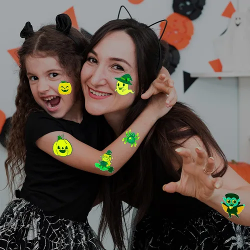 Vista 2 de winthrop 240 tatuajes temporales luminosos a granel de Halloween para niños, que brillan en la oscuridad, impermeables, de seguridad, envueltos