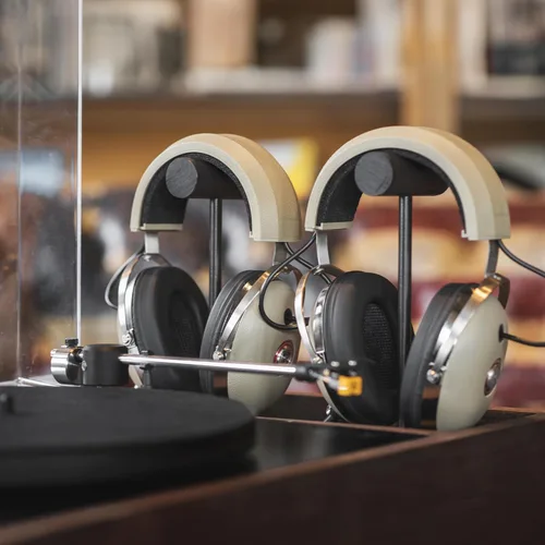 Vista 5 de Koss Pro4AA - Auriculares de calidad de estudio, estilo retro, tamaño completo, color beige