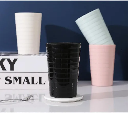 Vista 3 de Simple Toothbrush Cup Household Washing Cup Couple Toothbrush Cup Large Capacity Cup (300ml). (Black & White)