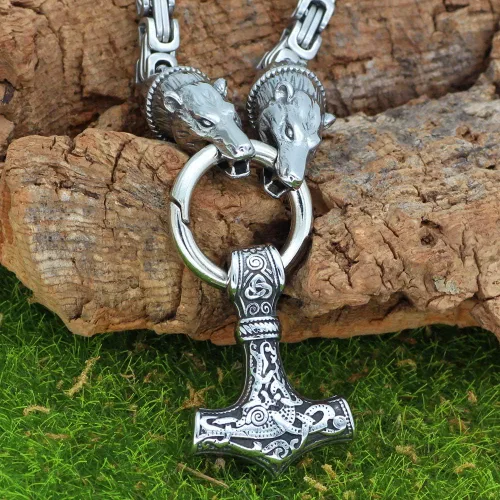 Vista 2 de GuoShuang Collar con colgante de cabeza de oso vikingo de acero inoxidable con Thor Mjolnir - Cadena King