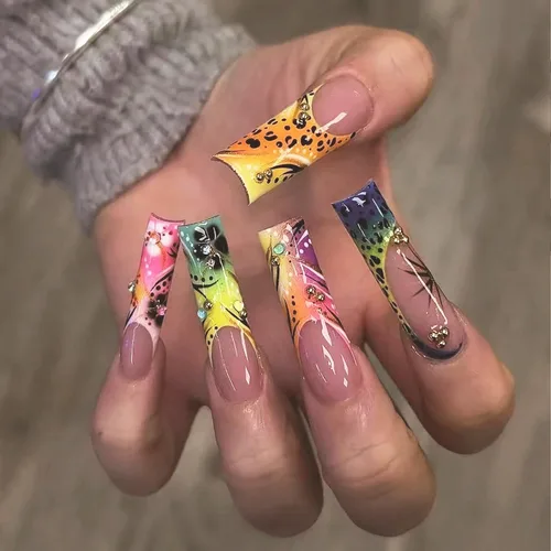 Vista 16 de BABALAL Uñas postizas punk a presión, uñas falsas cortas cuadradas, pegamento de caída de guepardo, uñas acrílicas azules y blancas con punta