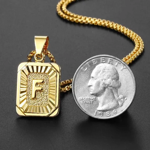 Vista 3 de Collar chapado en oro con colgante de letra mayúscula cuadrada para hombre y mujer, cadena de acero de 45.7 a 55.8 cm