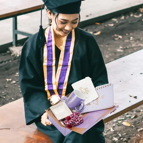 Vista 3 de Regalos de graduación para ella, juego de tazas de graduación para mujeres, incluye taza de regalo de graduación 2023-2024, bandeja de maquillaje