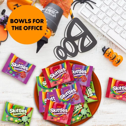 Vista 6 de Skittles Gummies Variedad de Tamaño Divertido Stand Up Bolsa Halloween 35.89 onzas cada una