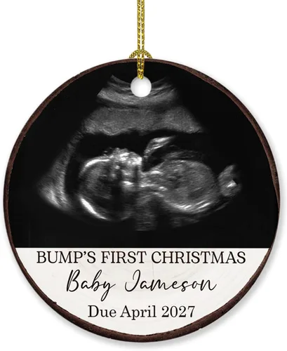Vista 14 de Adorno personalizado para bebé que llega 2027, adorno de Navidad de Bump, elige el nombre del bebé y el año de Navidad para el nuevo abuelo abuela