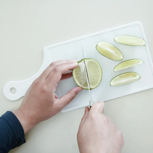 Vista 3 de Chef Craft Tabla de cortar de plástico, 8 x 5 pulgadas, 12 pulgadas de largo, blanco
