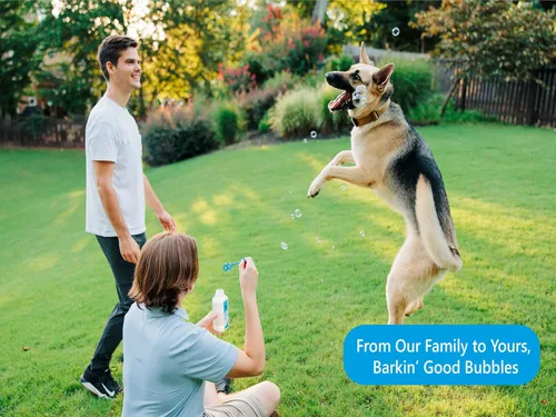 Vista 2 de Barkin' Good Bubbles - Juguete para perro, 9.5 onzas líquidas, solución natural de burbujas con aroma a tocino a base de plantas, ideal para jugar