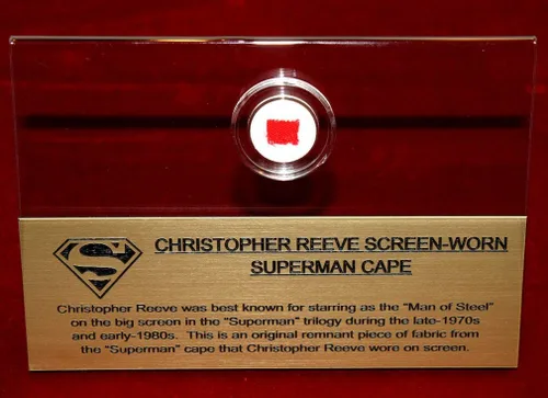 Vista 6 de SUPERMAN Prop DIARIO PLANETA PAPELERÍA, FIRMADO MARGOT KIDDER, (Lois) COA UAC, Marco, DVD, Pieza de capa de Superman real, sello de Terrence