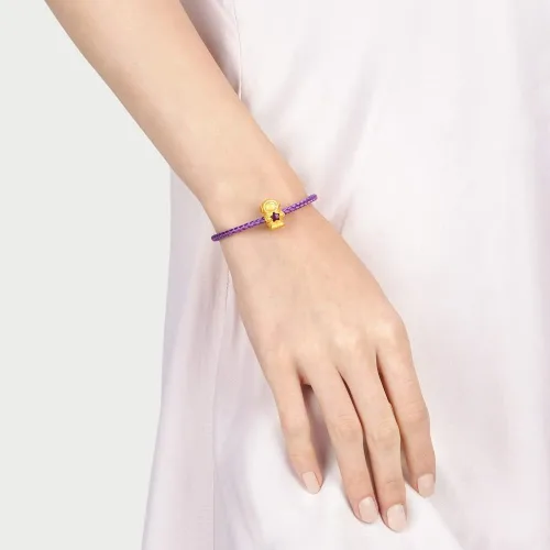 Vista 2 de CHOW SANG SANG 999 Pulsera de oro macizo de 24 quilates con dije de astronauta para mujeres y hombres 91588C, Metal, No es una piedra preciosa