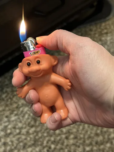 Vista 5 de Cubierta para encendedor Troll para encendedores estándar, estuche para encendedor Troll de los años 90