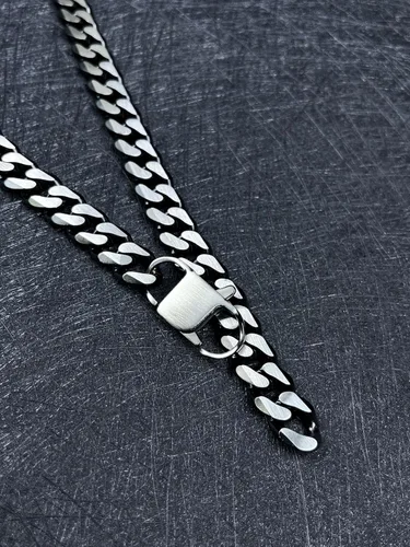 Vista 32 de YAMI Cadena de eslabones cubanos para hombre, azul/negro/oro de 14 quilates, acero inoxidable de 0.394-0.472 in de grosor, collar de cadena