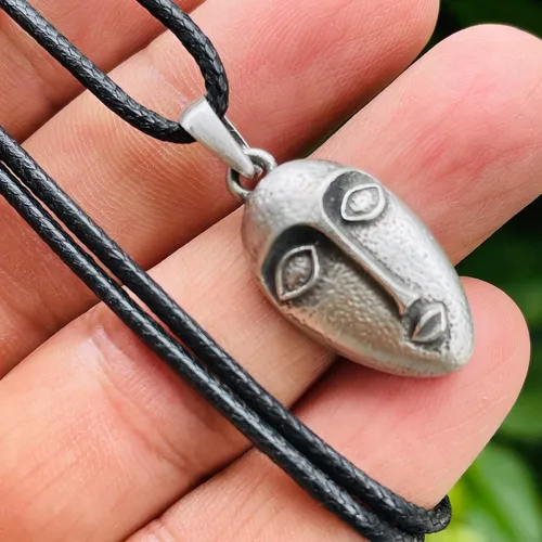Vista 2 de Máscara de vudú tribal Tiki Moai Magia Africana Wicca Pagana Oculta Unisex Plata Pewter Colgante Collar Protección Amuleto Abalorio de la Suerte