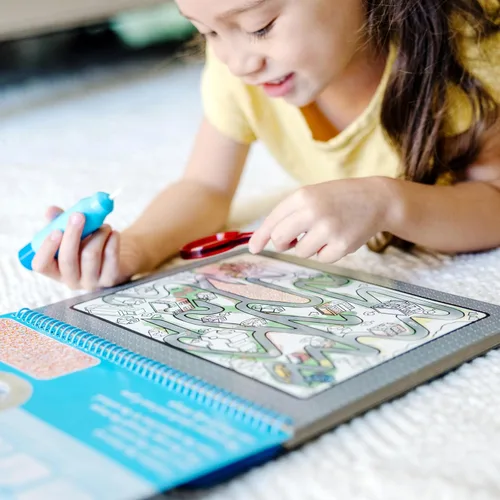Vista 3 de Melissa & Doug On the Go Water Wow! Almohadilla de actividades reutilizable de lujo para revelar agua – Around Town