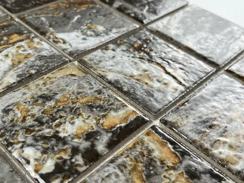 Vista 3 de Tenedos Danubio - Azulejo de porcelana con superficie ondulada cuadrada marrón y dorada para cocina, piscina, baño, pared decorativa (1 hoja)