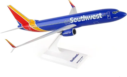 Vista 7 de SkyMarks Southwest 737 MAX 8 IMUA One 1:130 Modelo a partir de 14 años Official Southwest "Imua One" 1:130 model with detailed Hawaiian graphics