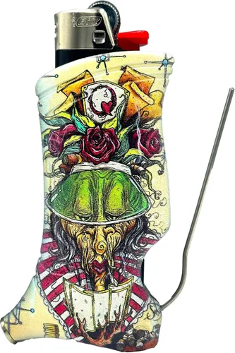 Vista 12 de Toker Poker - Estuche para encendedor Bic Multiherramienta, Colección Alice - Herramienta Todo en Uno para Acampar y Otros (HoneyHatter)