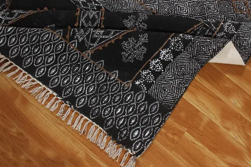 Vista 8 de Collection - Alfombra rectangular de algodón negro Dhurrie de 2 x 3 pies, alfombra geométrica Kilim para interiores y exteriores, alfombra de tejido