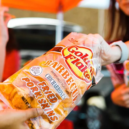 Vista 6 de Golden Flake Cortezas de cerdo a la barbacoa, bolsas de 4 oz (12 unidades)