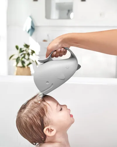 Vista 2 de Skip Hop Taza de enjuague de baño para bebé MOBY - Enjuagador de cascada sin lágrimas, color gris, edad 0+, (paquete de 12)