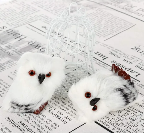 Vista 8 de DULRLLY 5 adornos de Navidad de búho de felpa, lindos animales peludos blancos y negros, adornos de bosque, piel sintética, búho, pájaros, adorno