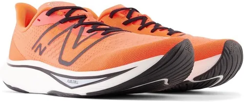 Vista 4 de New Balance Tenis de correr FuelCell Rebel V3 para hombre