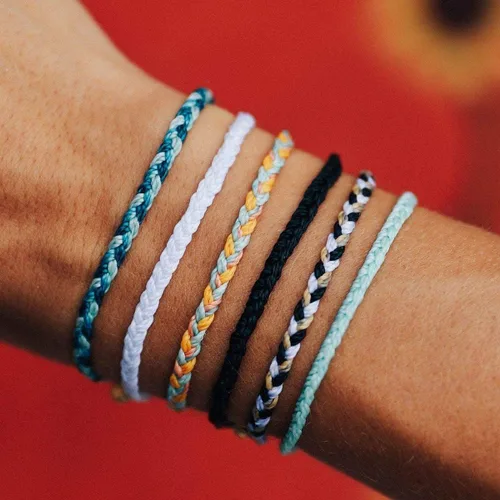 Vista 2 de Pura Vida - Mini Pulsera trenzada Brazalete chapado, banda ajustable
