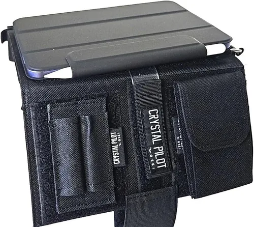 Vista 4 de Crystal Pilot Kneeboard para iPad Mini6, con portapapeles de aluminio y cartel VFR