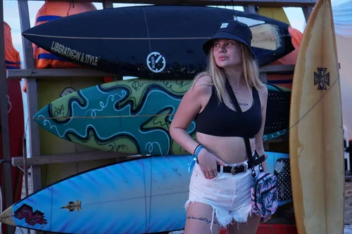 Vista 5 de Vibe Festival Gear Bolso bandolera pequeño para mujeres y hombres, multiuso 5 en 1 de (rPET), bolsa de cinturón de poliéster reciclado, mochila