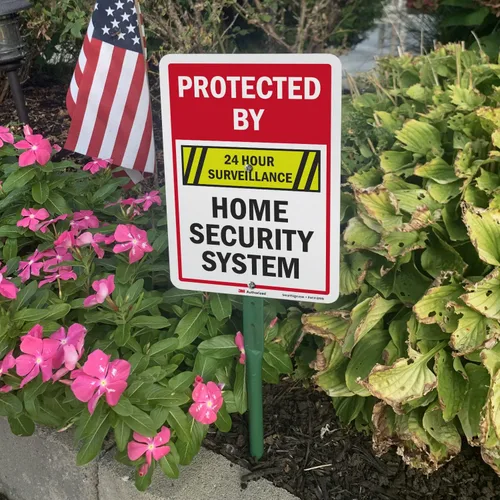 Vista 4 de SmartSign Letrero de patio con estaca de 18 pulgadas, 10 x 7 pulgadas, con "Protected By 24 Hour Surveillance, Home Security System", aluminio de 40
