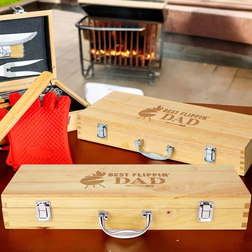 Vista 3 de Juego de parrilla BBQ de 11 piezas con caja de madera de arce grabada, herramientas de barbacoa de acero inoxidable premium con mangos de madera