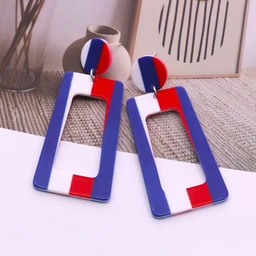 Vista 4 de Regalo del Día de la Independencia, aretes colgantes patrióticos para el 4 de julio, aretes de estrella acrílica, joyería para mujeres y niñas