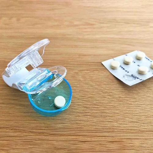 Vista 5 de Pastillero con diseño de caja de almacenamiento, pastillero sin esfuerzo, dispensador portátil compacto para una fácil gestión de medicamentos