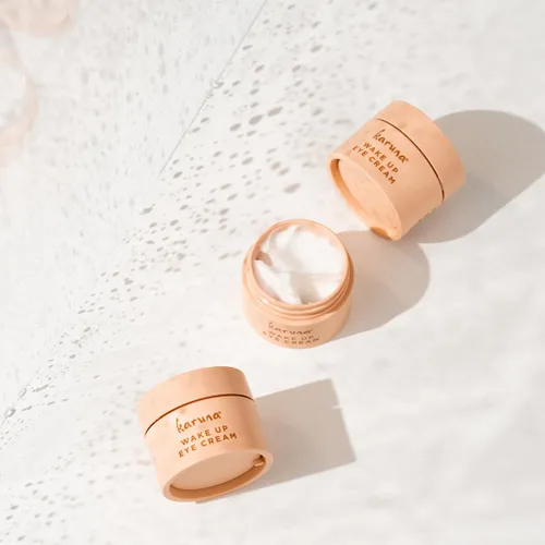 Vista 9 de Karuna - Crema de ojos Wake Up con cereza de café y tres péptidos, crema de ojos con cafeína, abrillantador debajo de los ojos, suero