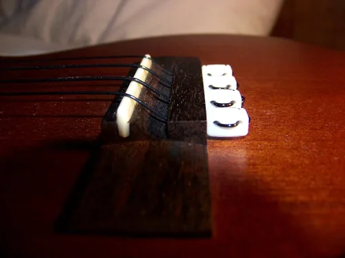 Vista 3 de Ukelele Diamond BridgeBeads - Lazos de cuerda para ukelele blanco