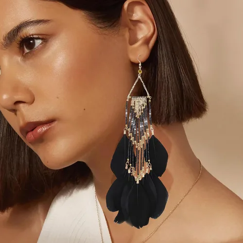 Vista 3 de Aretes de plumas sintéticas para mujer, aretes bohemios con cuentas de semillas con borla de plumas para mujer