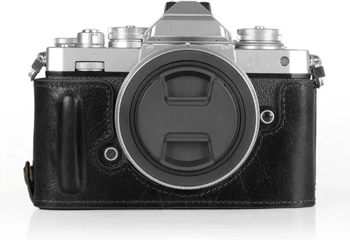 Vista 3 de MegaGear MG2016 Ever Ready - Funda de piel auténtica para cámara compatible con Nikon Z fc (negro)