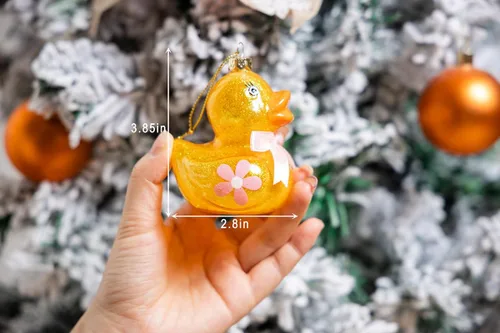 Vista 4 de Juego de 2 adornos de pato de goma de vidrio soplado a mano para árbol de Navidad, lindo adorno de Navidad de pato de goma de vidrio colgante