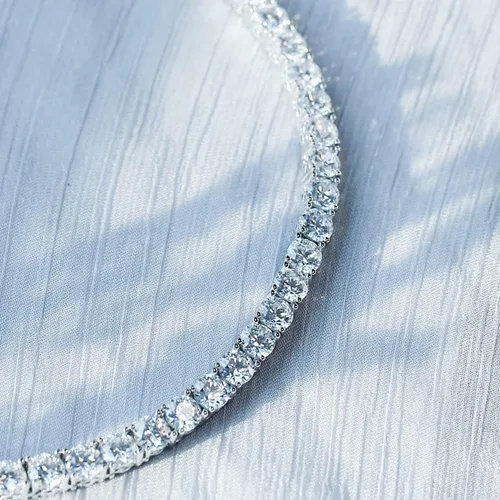 Vista 2 de Amazon Essentials Collar de tenis de plata de ley con circonita cúbica de elementos infinitos de corte redondo, (anteriormente colección Amazon)