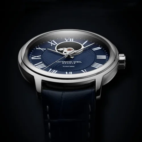 Vista 6 de Raymond Weil Maestro Blues Reloj automático con rueda de equilibrio visible para hombre, esfera azul, números romanos, correa de cuero azul, 1.555