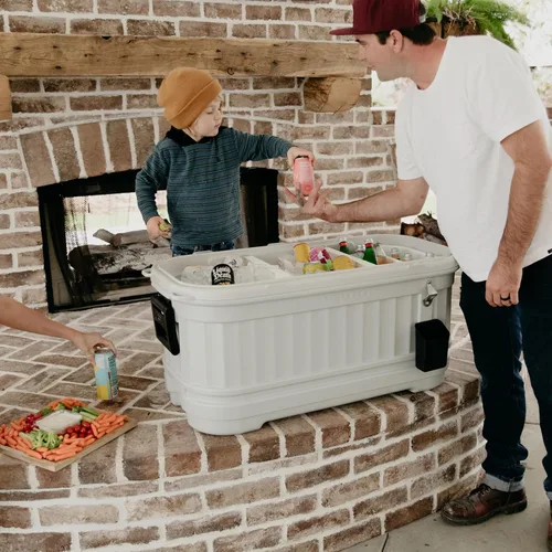 Vista 7 de Igloo Hard Cooler Polar & Party Bar Series Insulated Ice Chests