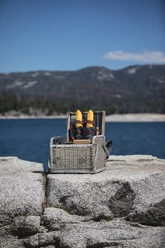 Vista 6 de Kabrio - Cesta de picnic para vino y queso, colección (Anthology Collection - Gris con detalles dorados)