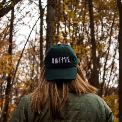 Vista 2 de Michigan Native - Gorra de béisbol de seis paneles sin estructurar para hombre, correa de tela, gorra de ajuste de hebilla, talla única (verde)