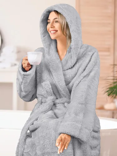 Vista 5 de PAVILIA Bata suave de felpa con capucha para mujer Bata de baño mullida y cálida de forro polar Sherpa