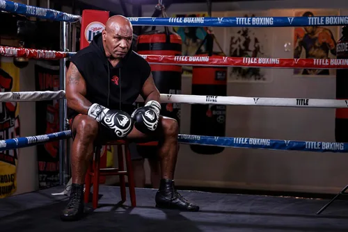 Vista 6 de Venum Mike Tyson Replica Guantes de Boxeo
