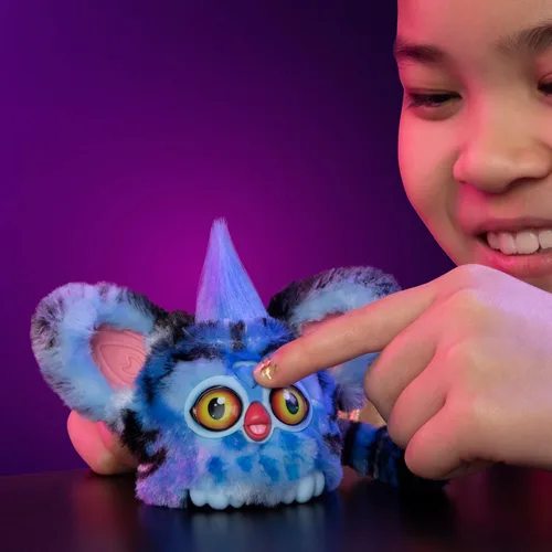 Vista 6 de KPop Demon Hunters Furby Furblets Derpy Tiger, juguete electrónico coleccionable de 3 pulgadas