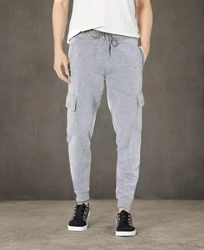 Vista 4 de WT02 Pantalones deportivos de forro polar con bolsillos tipo cargo para hombre