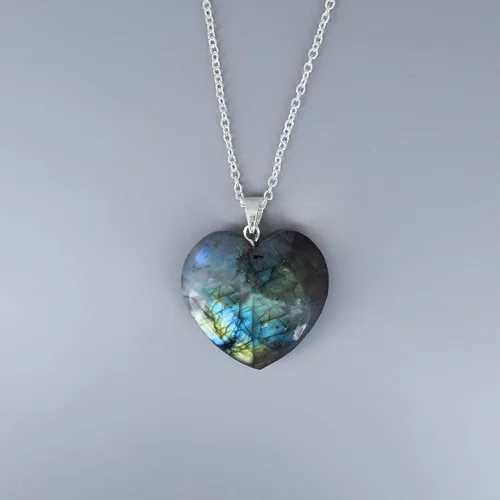 Vista 3 de Gempires Natural Labradorite Heart Pendant Necklace, Handmade Jewelry, Silver Plated 18 + 2 Inch Adjustable Chain (Labradorite)
