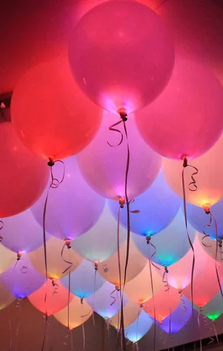 Vista 2 de PMU Kit de iluminación para globos (4) luces de globo con control remoto para globos de látex de 16 a 36 pulgadas, 16 combinaciones