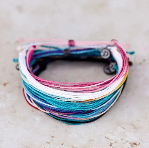 Vista 5 de Pura Vida Paquete de pulseras de la amistad, juego de 10 pulseras apilables para mujer, pulseras hechas a mano y pulseras bonitas, accesorios